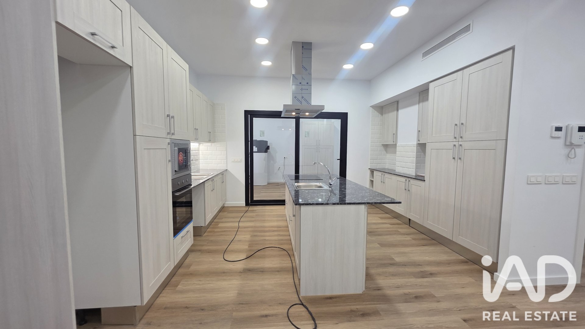 Apartment à Girona, Espagne 3 chambres, 152 m2 No. 194331