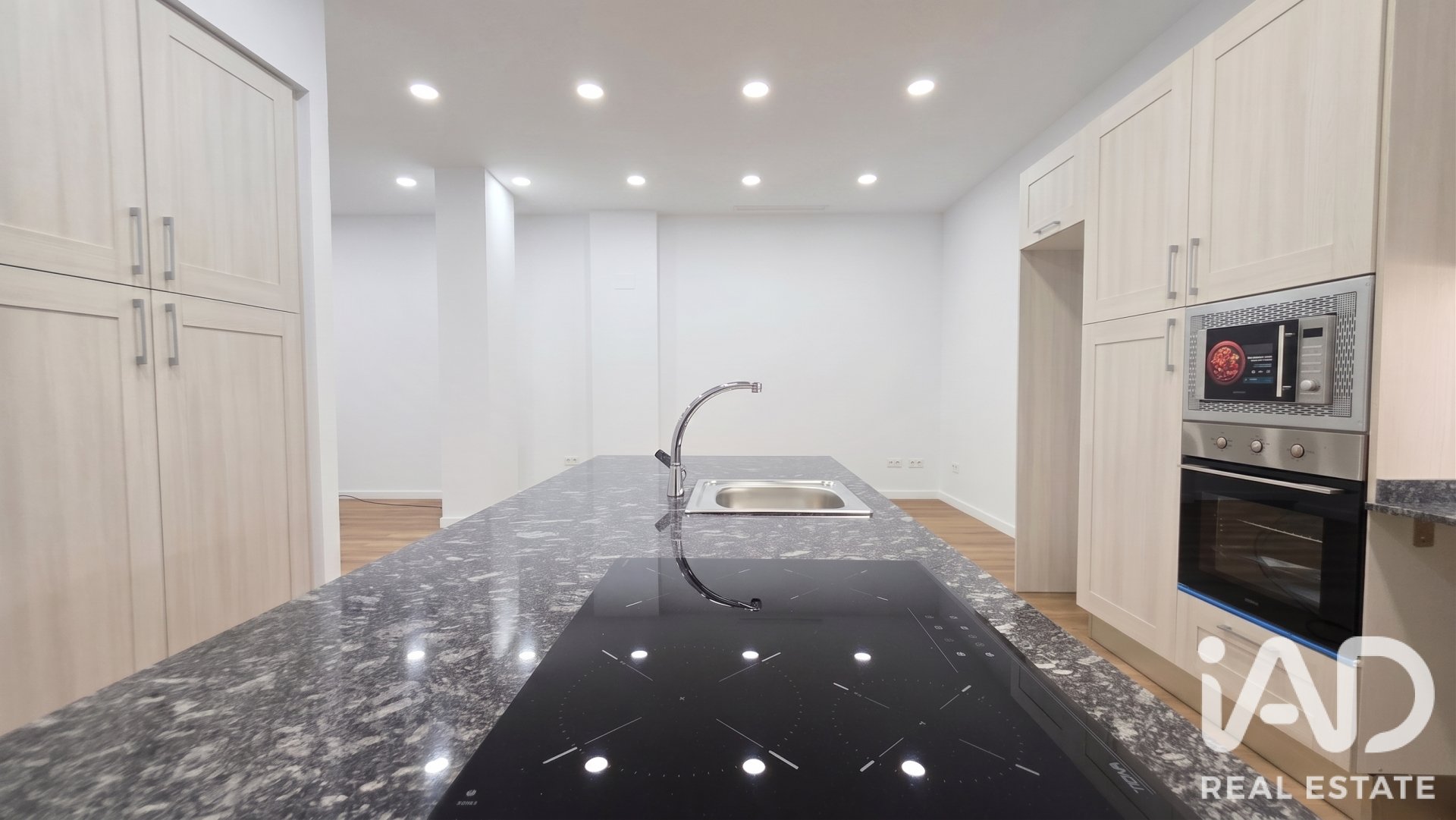 Apartment à Girona, Espagne 3 chambres, 152 m2 No. 194331