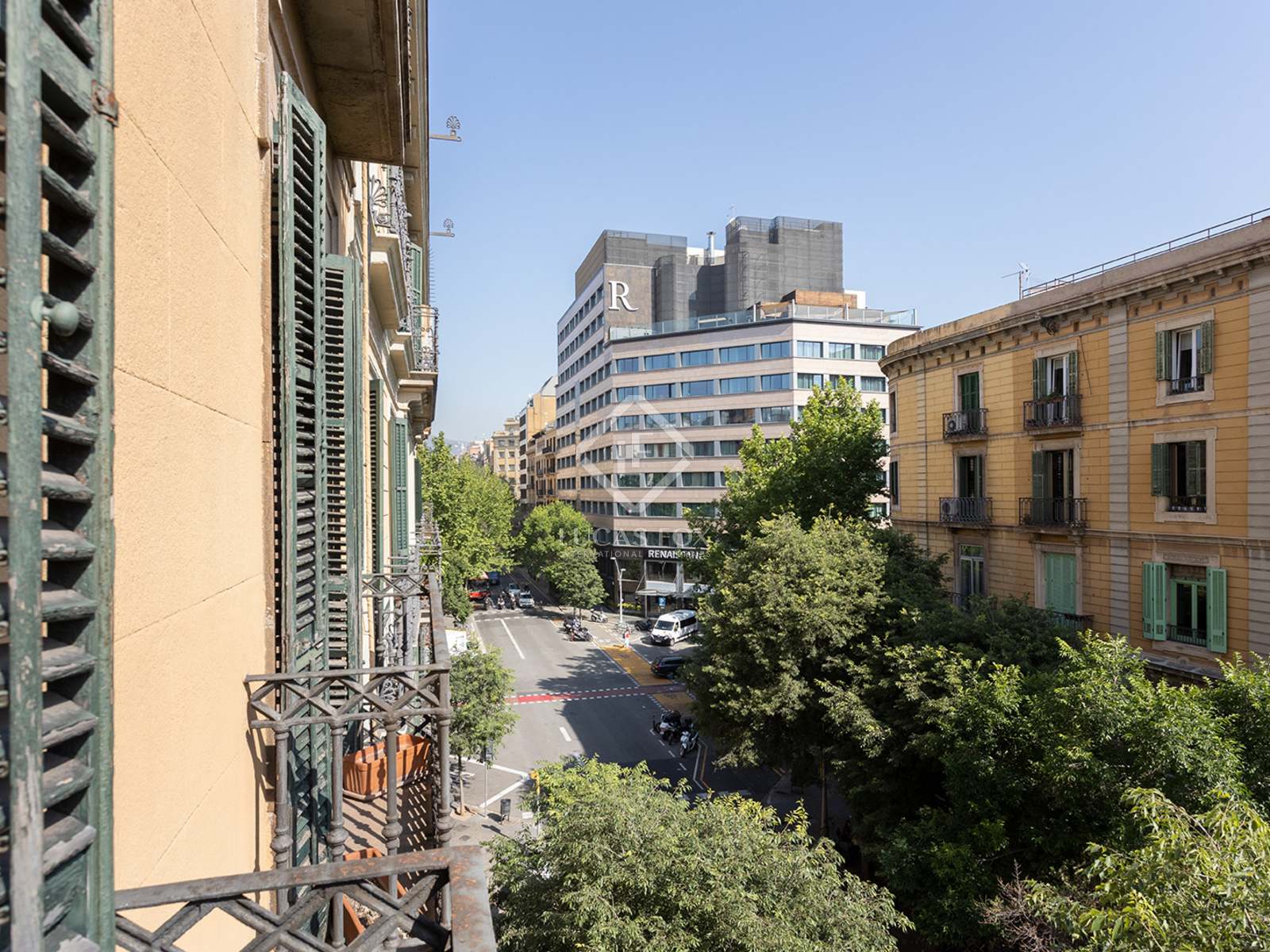 Apartment in Barcelona, Spain 4 bedrooms, 215 sq.m. No. 151001