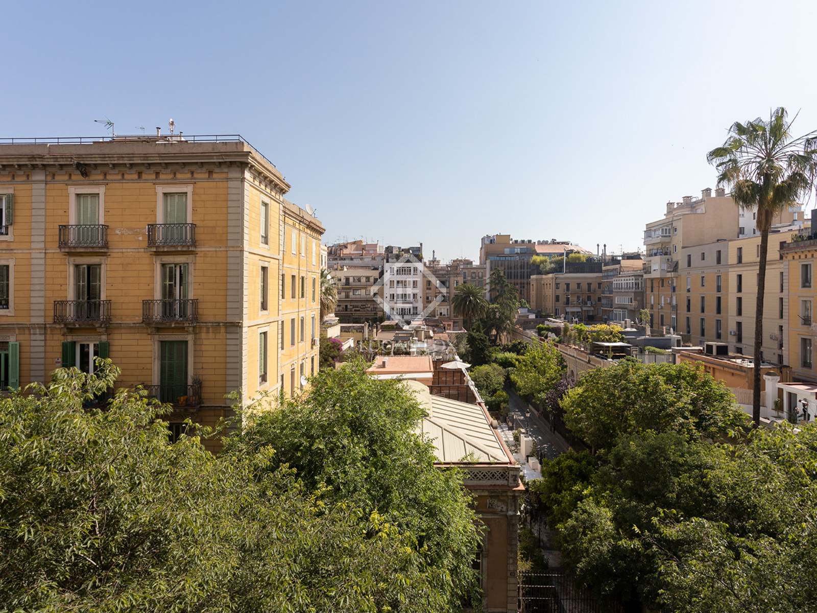 Apartment in Barcelona, Spain 4 bedrooms, 215 sq.m. No. 151001
