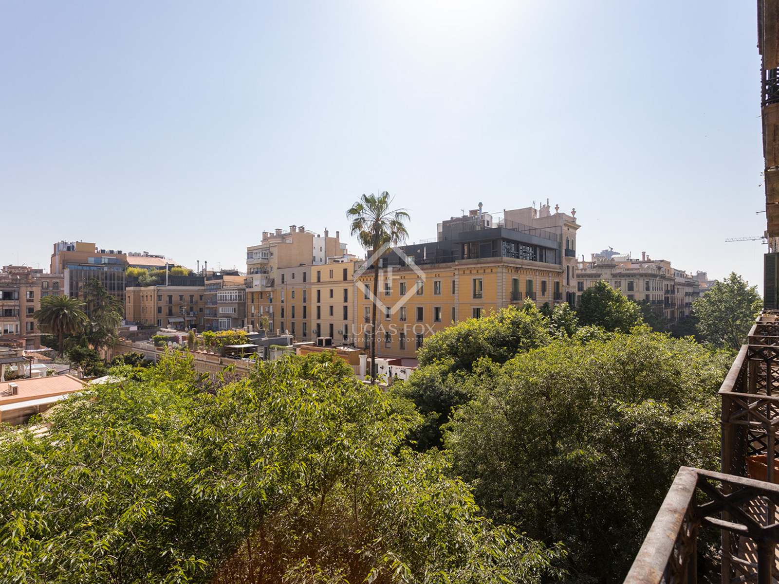 Apartment in Barcelona, Spain 4 bedrooms, 215 sq.m. No. 151001