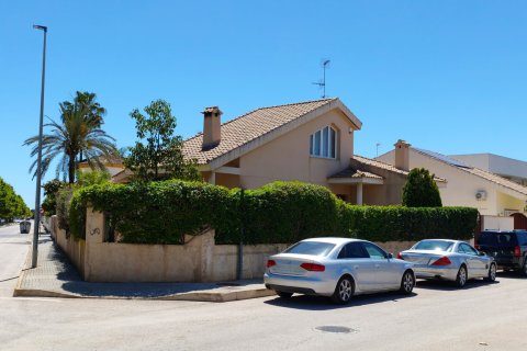Villa in San Javier, Murcia, Spain 4 bedrooms, 170 sq.m. No. 189685