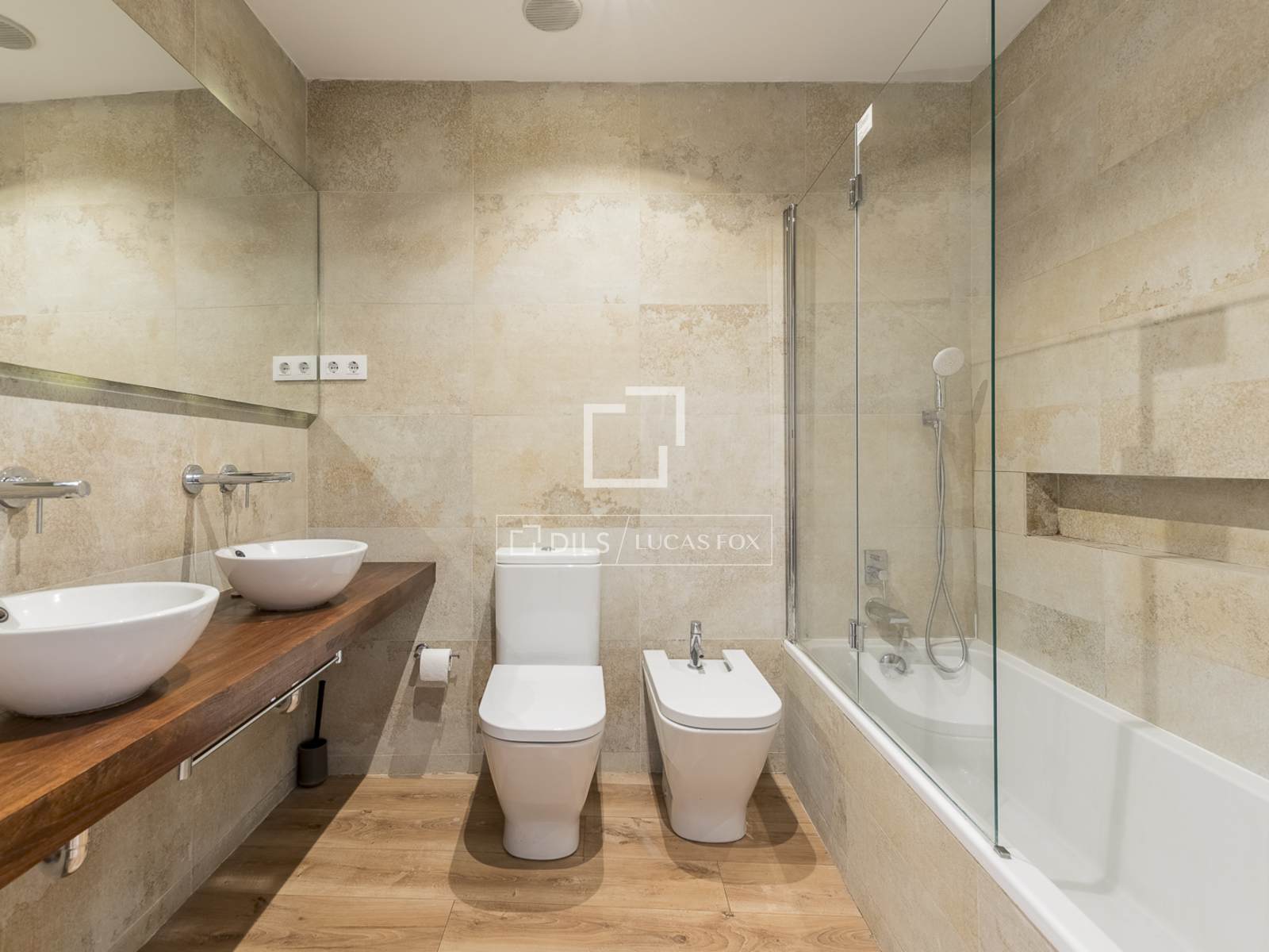 Appartamento a Barcelona, Spagna 3 camere da letto, 117 mq. N° 168914