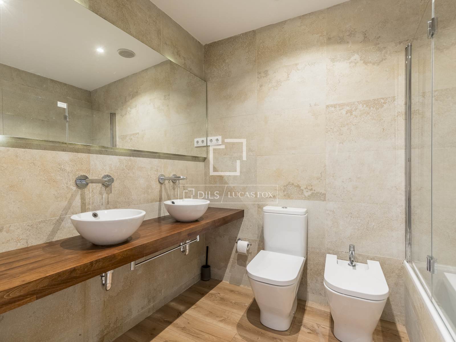 Appartamento a Barcelona, Spagna 3 camere da letto, 117 mq. N° 168914