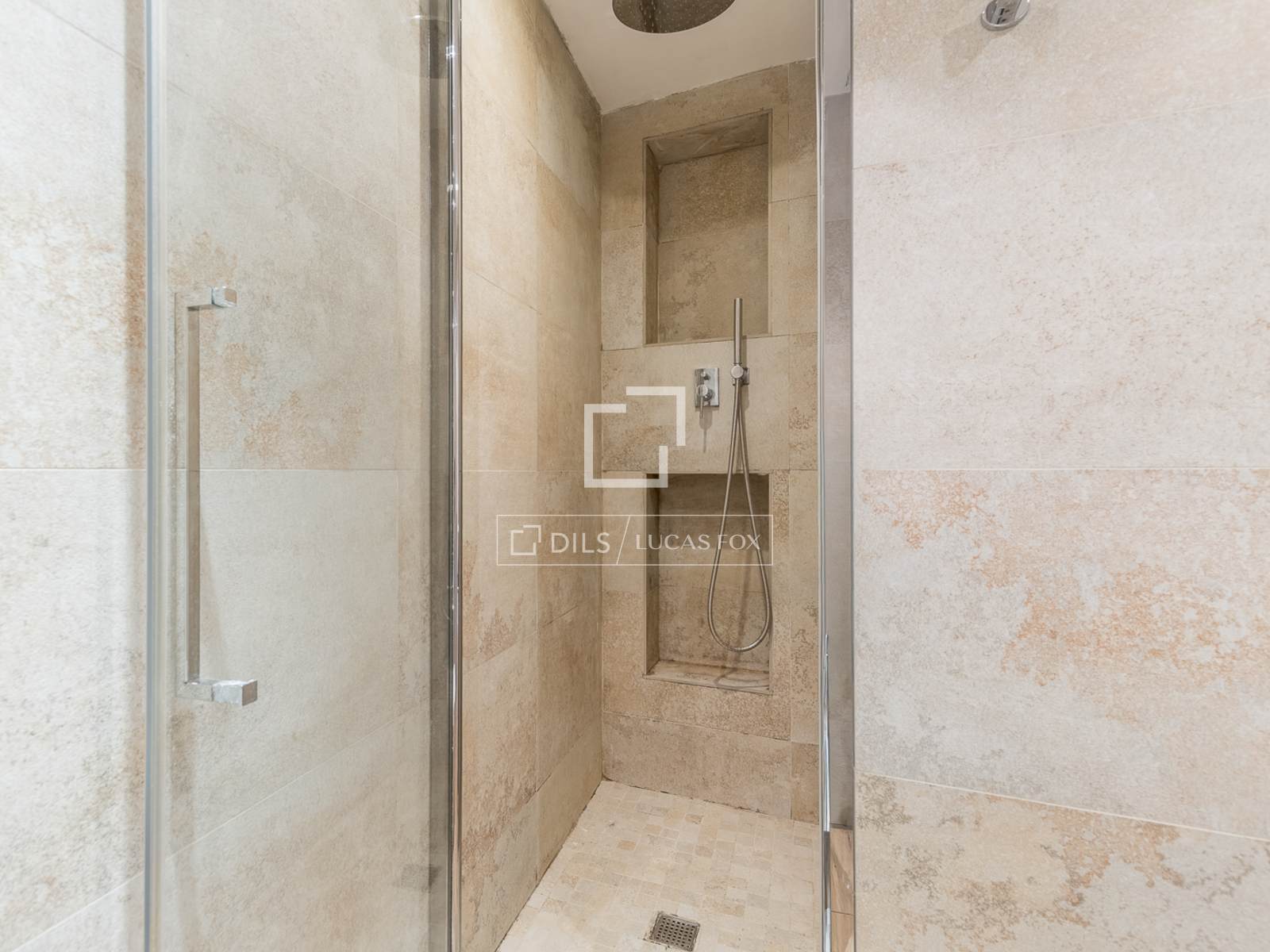 Appartamento a Barcelona, Spagna 3 camere da letto, 117 mq. N° 168914
