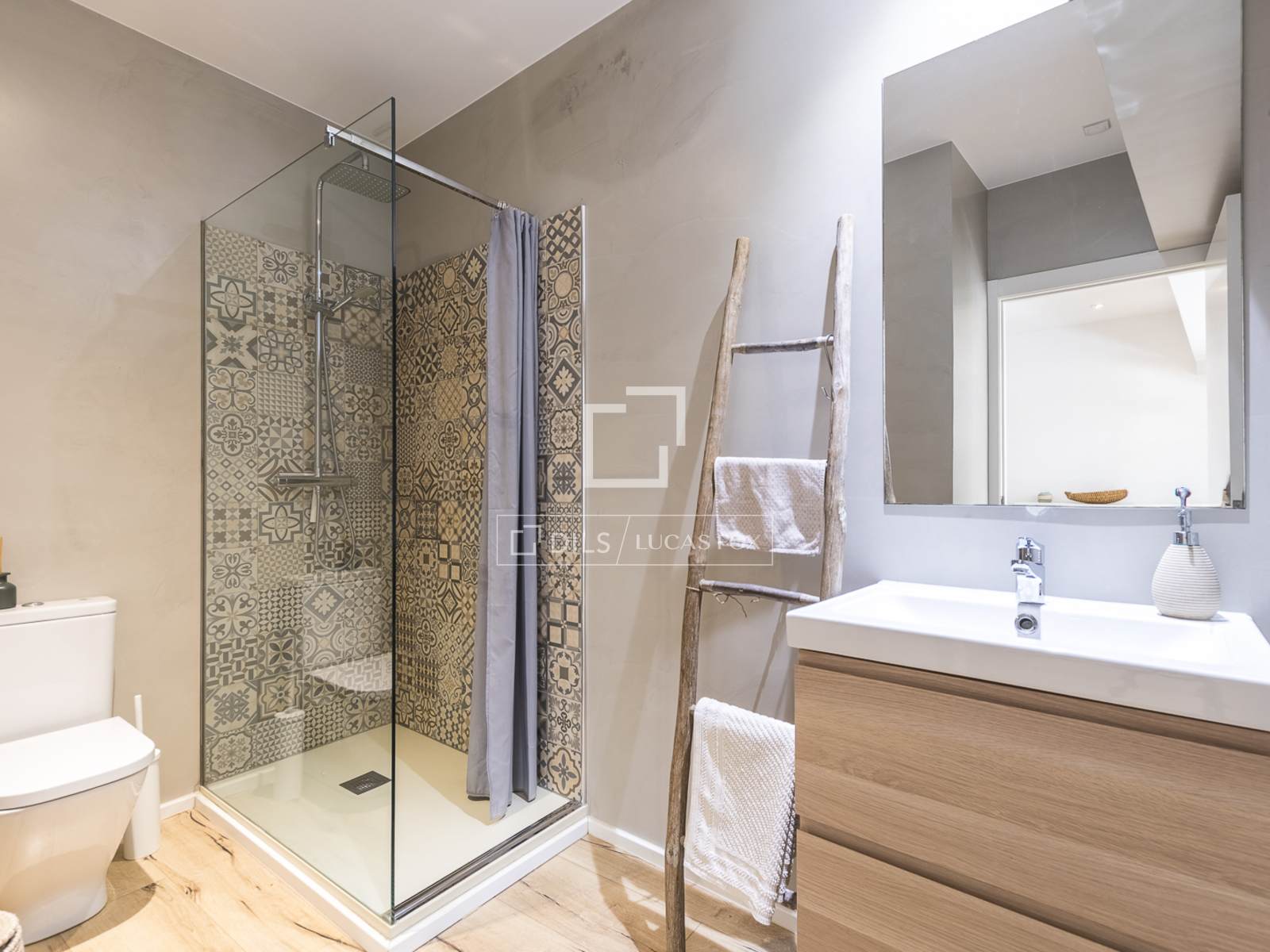 Apartamento en Barcelona, España 2 dormitorios, 90 m2 No. 168911