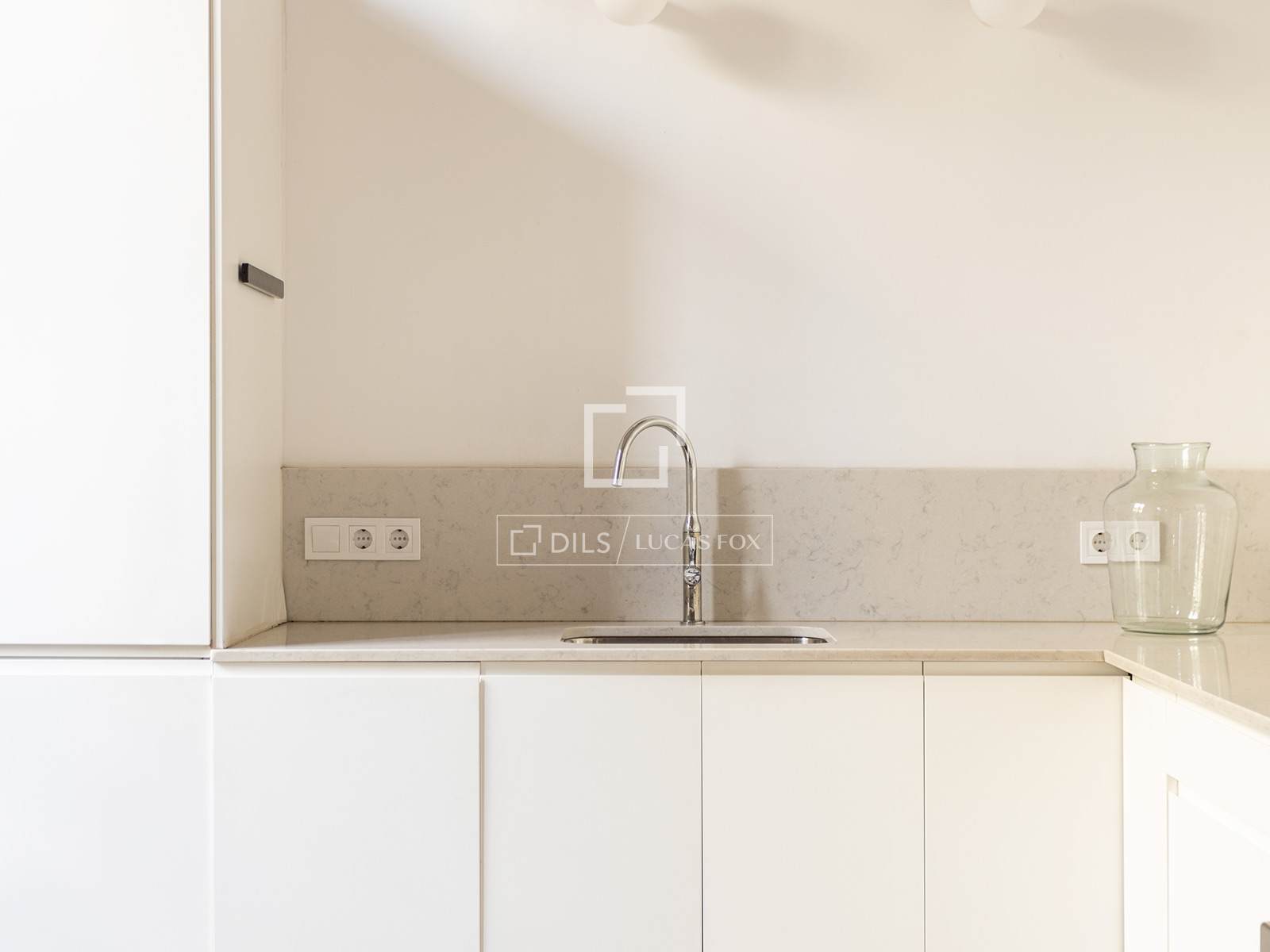 Apartamento en Barcelona, España 3 dormitorios, 116 m2 No. 168910