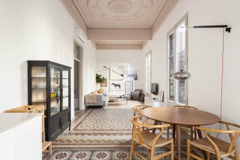 Apartamento en Barcelona, España 3 dormitorios, 116 m2 No. 168910