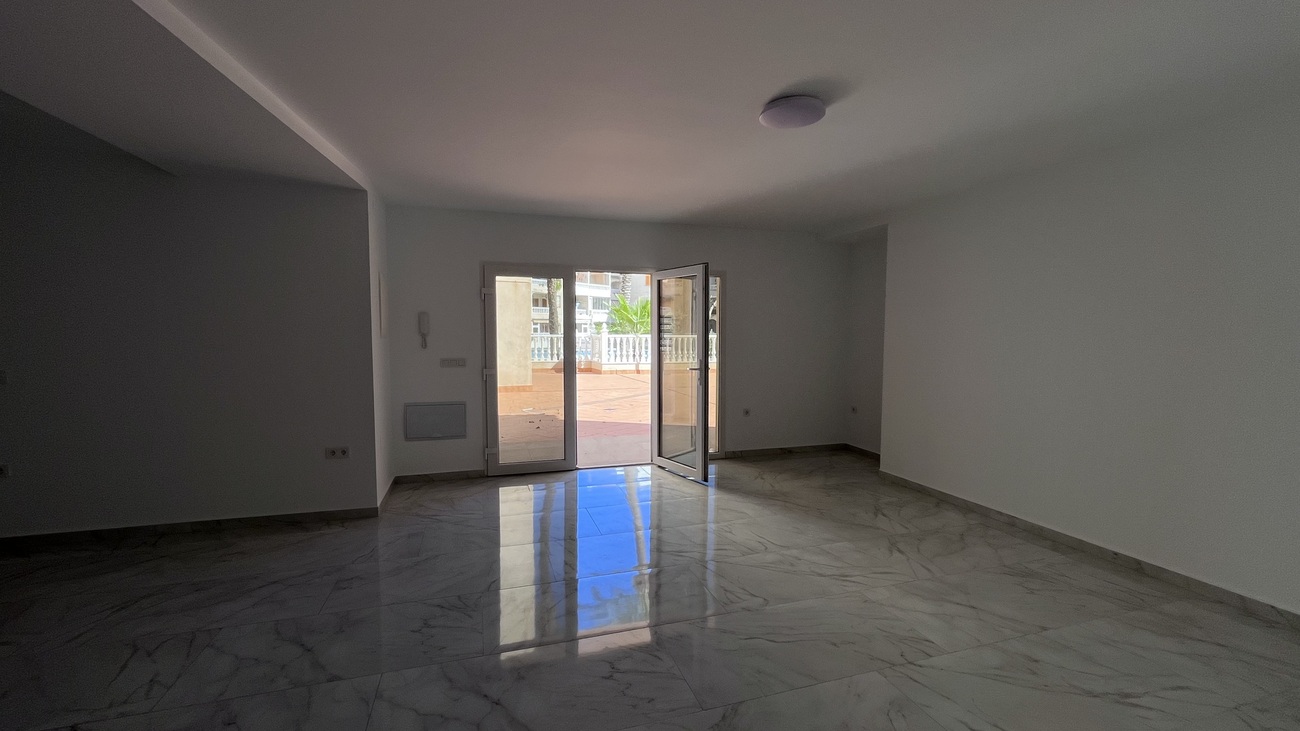 Bungalow à Torrevieja, Alicante, Espagne 2 chambres, 88 m2 No. 140310