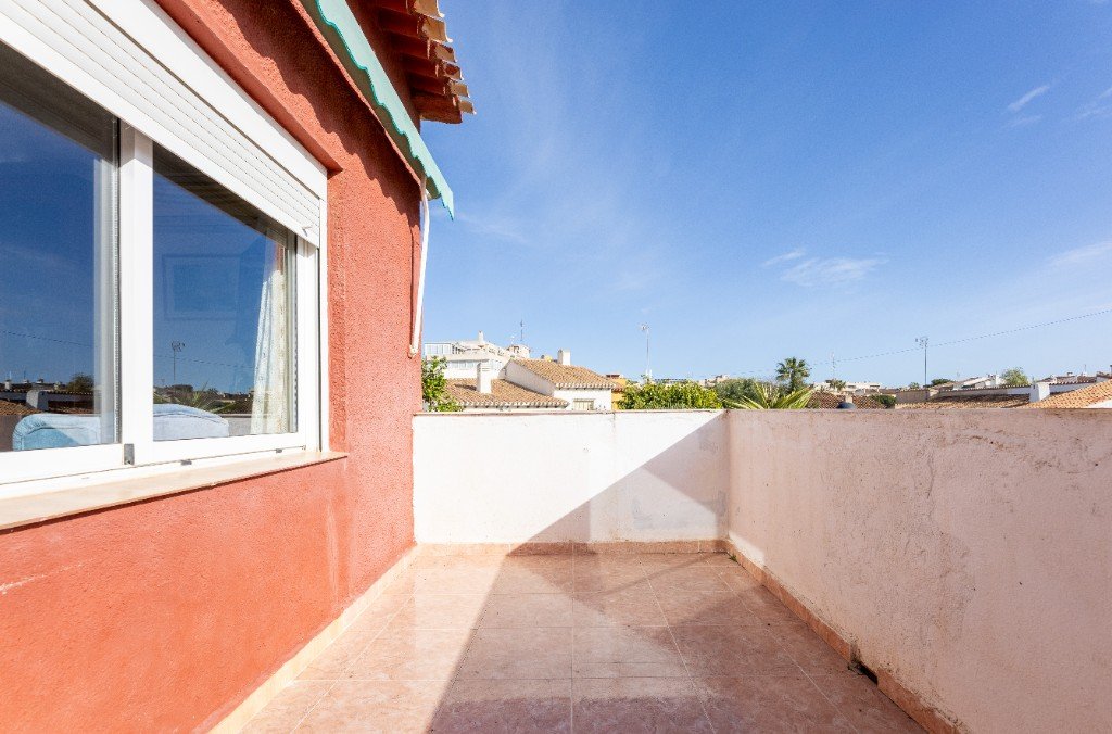 Villa Punta Prima, Alicante, Spānijā 4 istabas, 70 m2 Nr. 145296