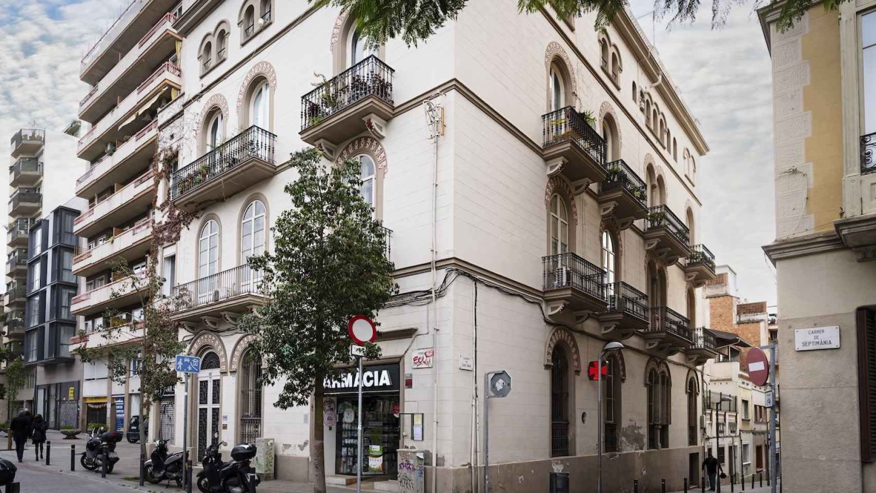Commercial property à Barcelona, Espagne No. 140814