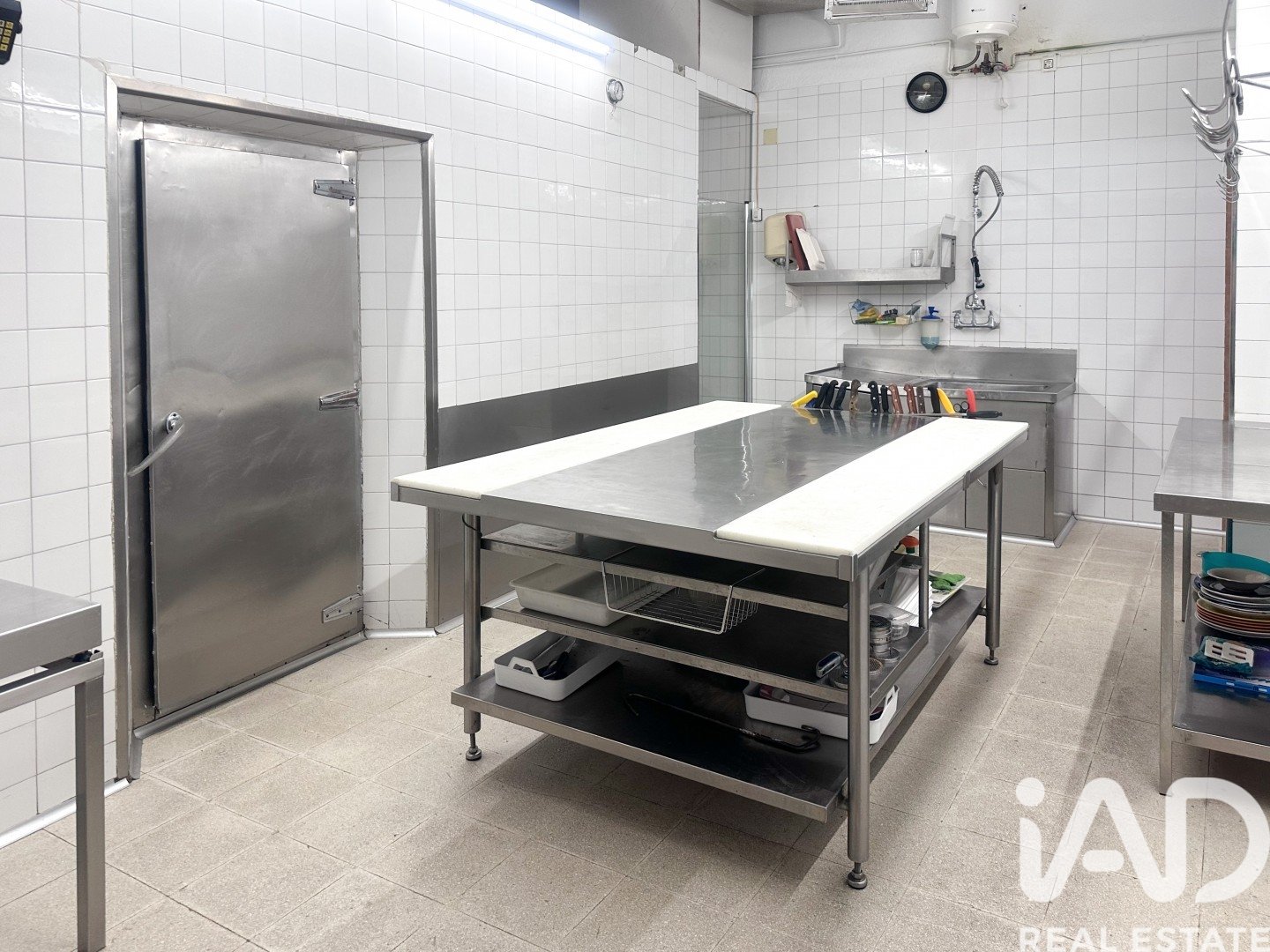 Commercial property à Burgos, Espagne 120 m2 No. 187851
