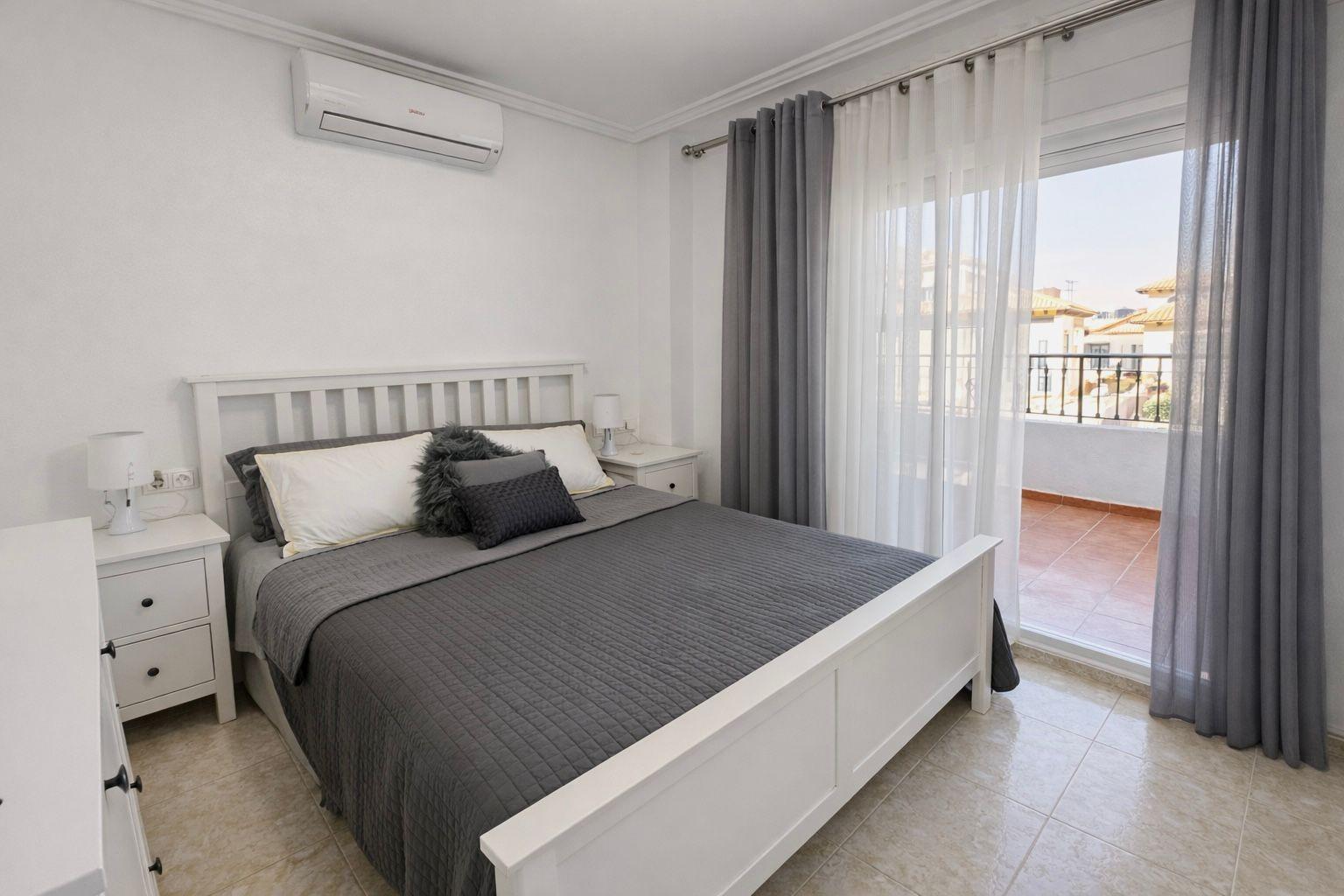 House in Torrevieja, Alicante, Spain 2 bedrooms, 65 sq.m. No. 154775