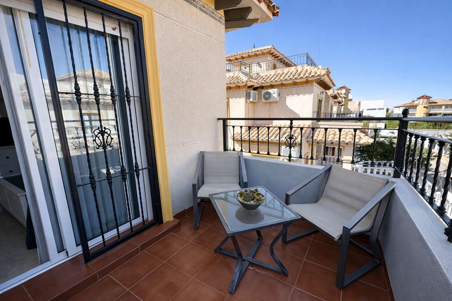 House in Torrevieja, Alicante, Spain 2 bedrooms, 65 sq.m. No. 154775