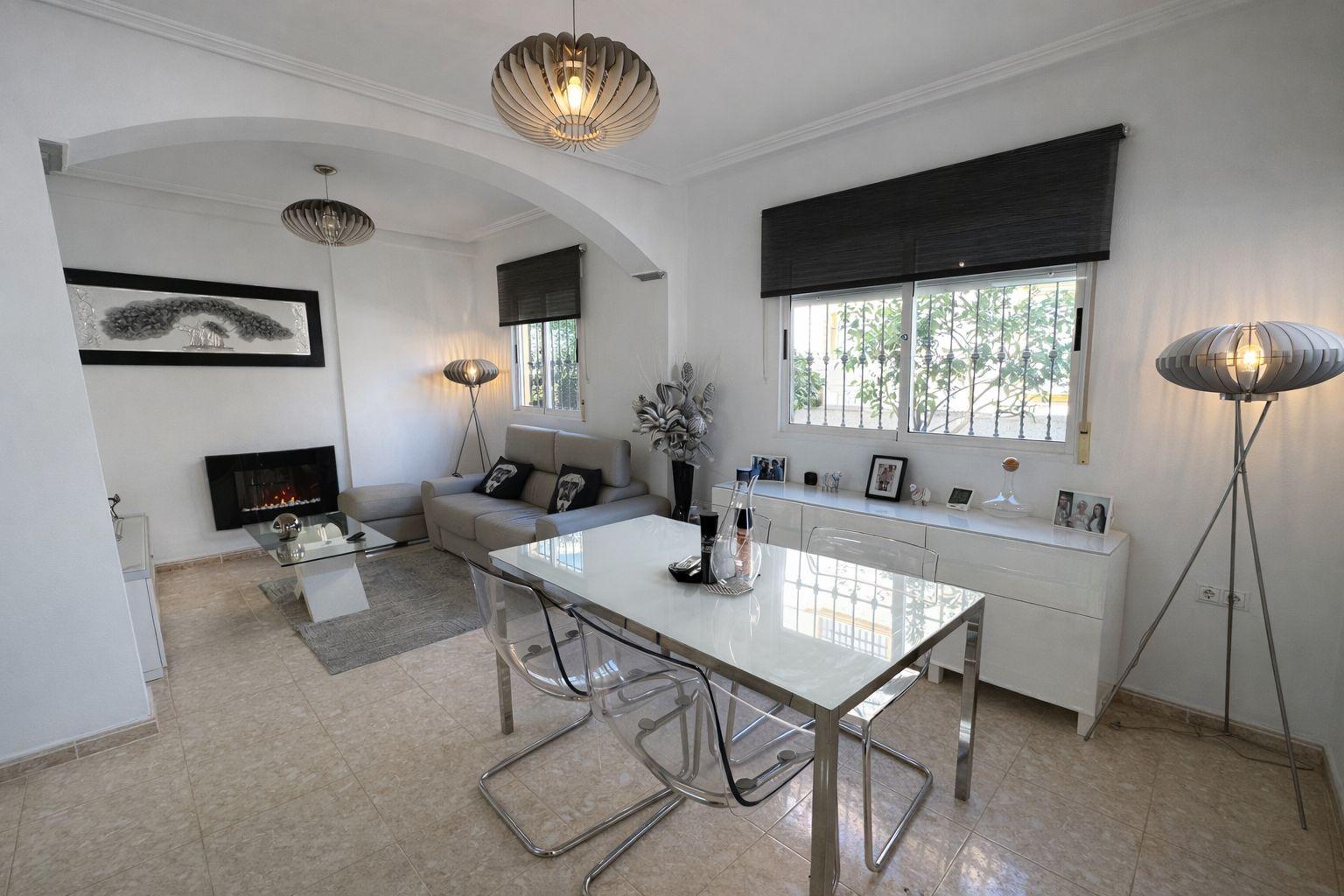 House in Torrevieja, Alicante, Spain 2 bedrooms, 65 sq.m. No. 154775