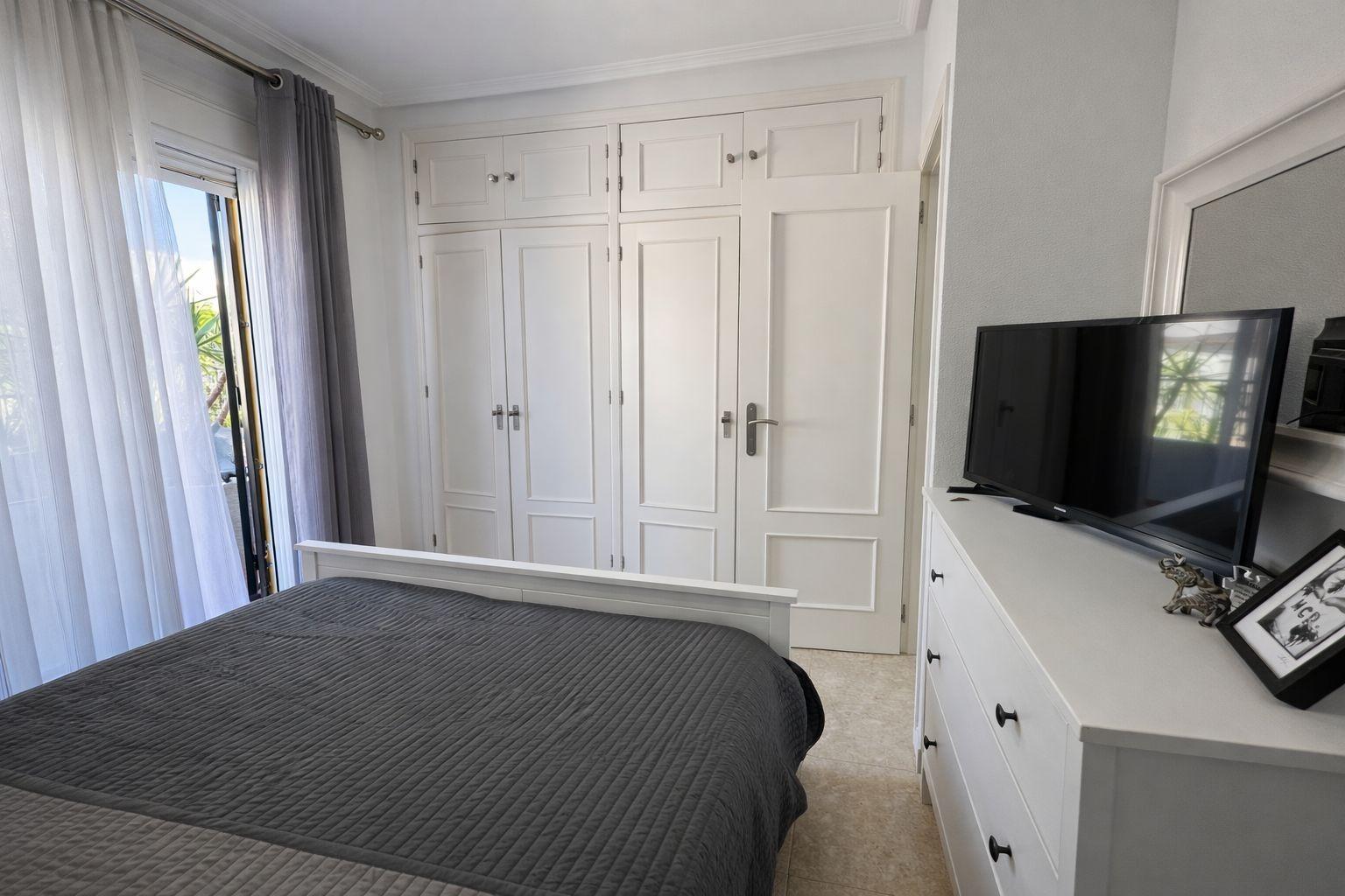 House in Torrevieja, Alicante, Spain 2 bedrooms, 65 sq.m. No. 154775