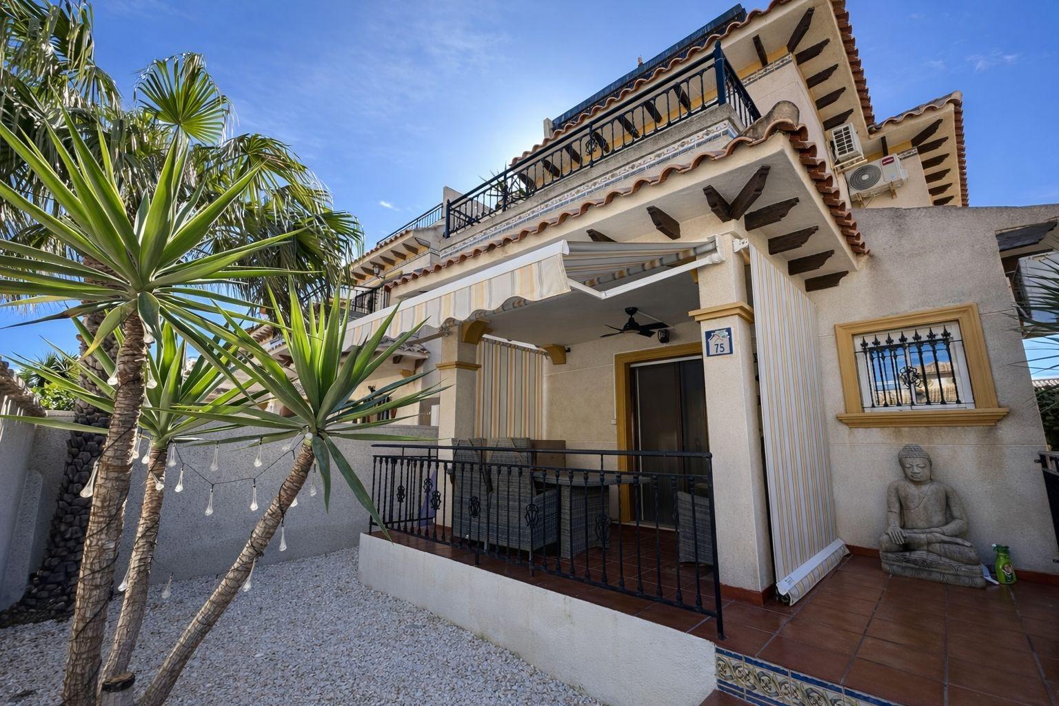 House in Torrevieja, Alicante, Spain 2 bedrooms, 65 sq.m. No. 154775