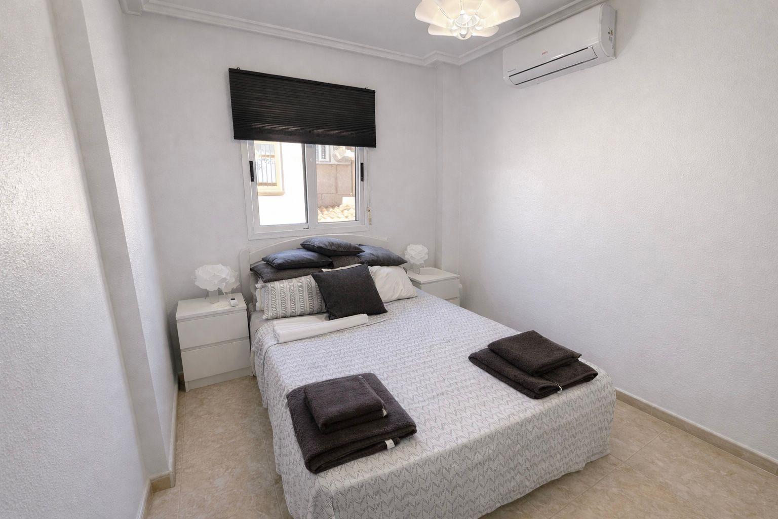 House in Torrevieja, Alicante, Spain 2 bedrooms, 65 sq.m. No. 154775