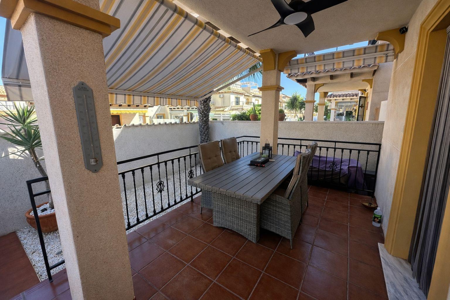 House in Torrevieja, Alicante, Spain 2 bedrooms, 65 sq.m. No. 154775