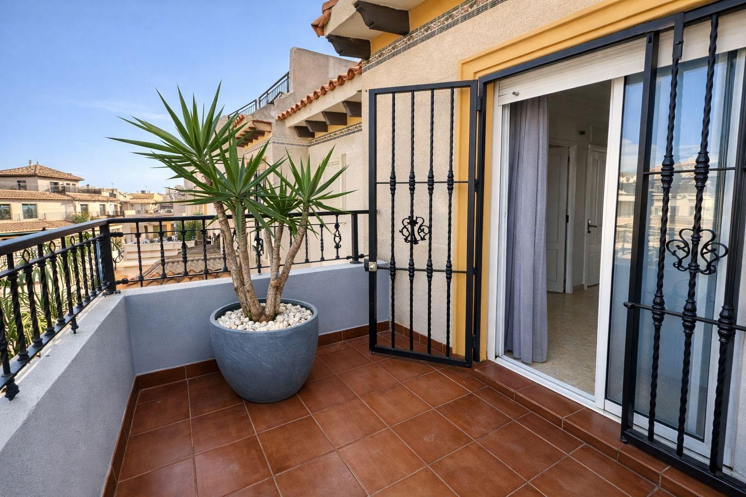 House in Torrevieja, Alicante, Spain 2 bedrooms, 65 sq.m. No. 154775