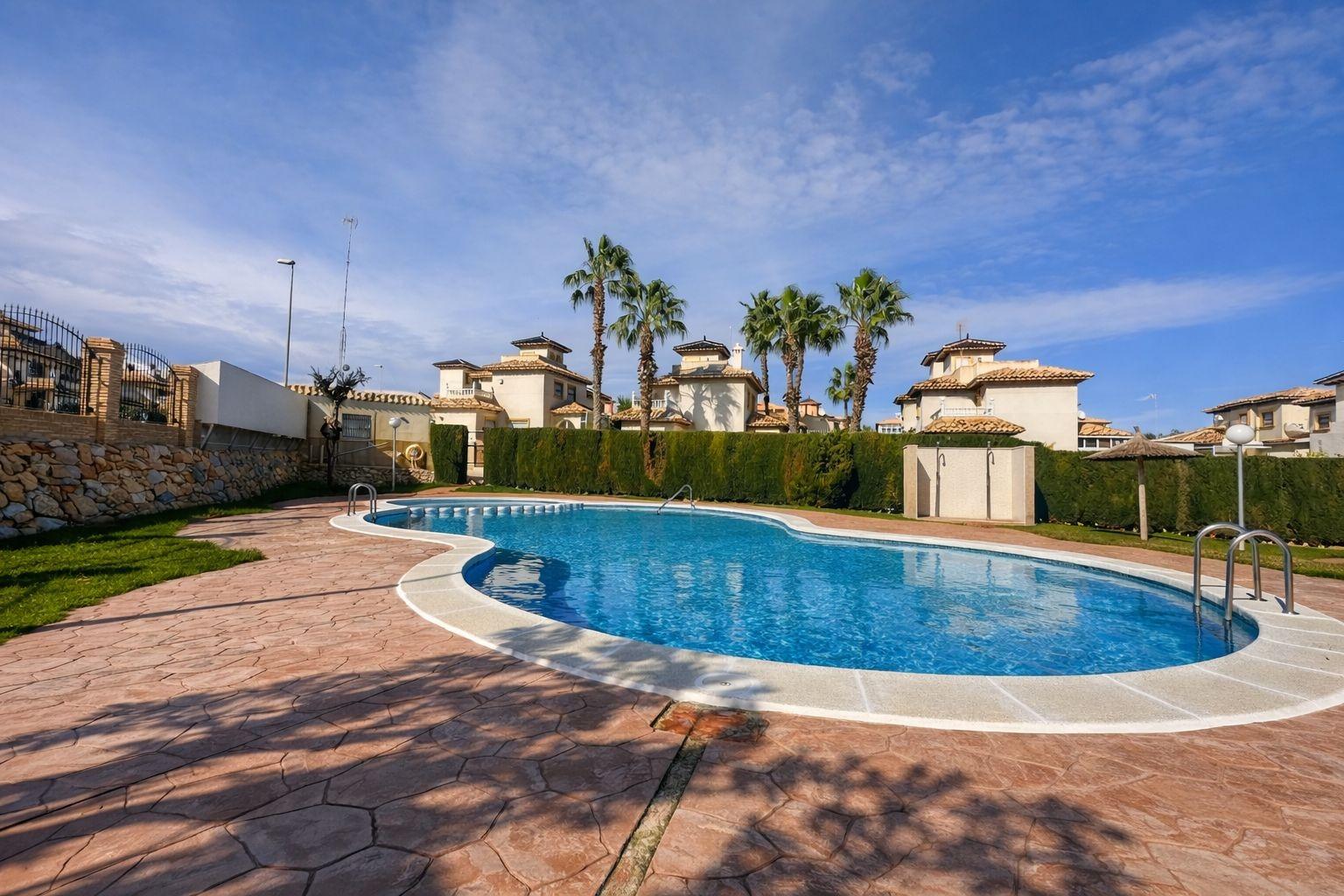 House in Torrevieja, Alicante, Spain 2 bedrooms, 65 sq.m. No. 154775