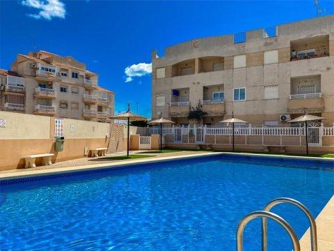Takvåning i Torrevieja, Alicante, Spanien 2 sovrum, 65 kvm. Nr. 154778