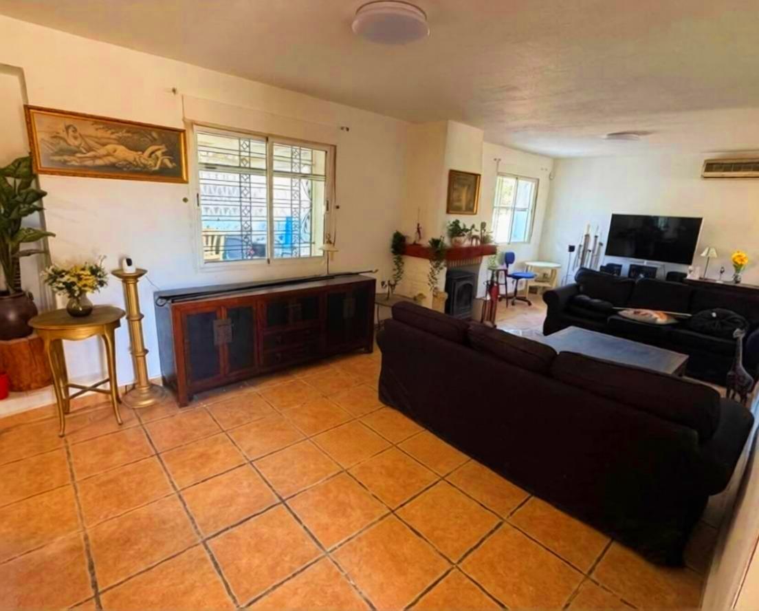 Villa in Cox, Alicante, Spain 10 bedrooms, 600 sq.m. No. 154777