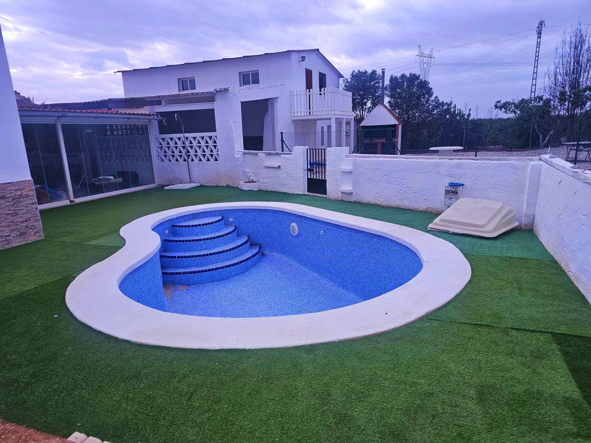 Villa in Cox, Alicante, Spain 10 bedrooms, 600 sq.m. No. 154777