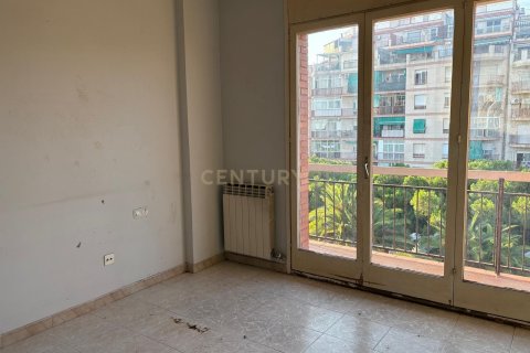 Dzīvoklis L'Hospitalet de Llobregat, Barcelona, Spānijā 4 istabas, 111 m2 Nr. 191244