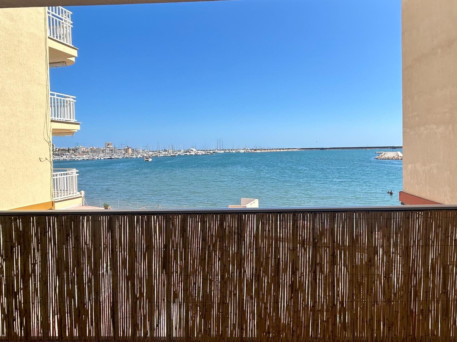 Appartamento a Torrevieja, Alicante, Spagna 2 camere da letto, 77 mq. N° 133103