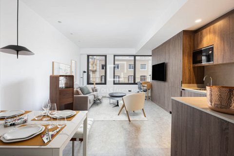 Penthouse in Barcelona, Spain 2 bedrooms, 88 sq.m. No. 192643