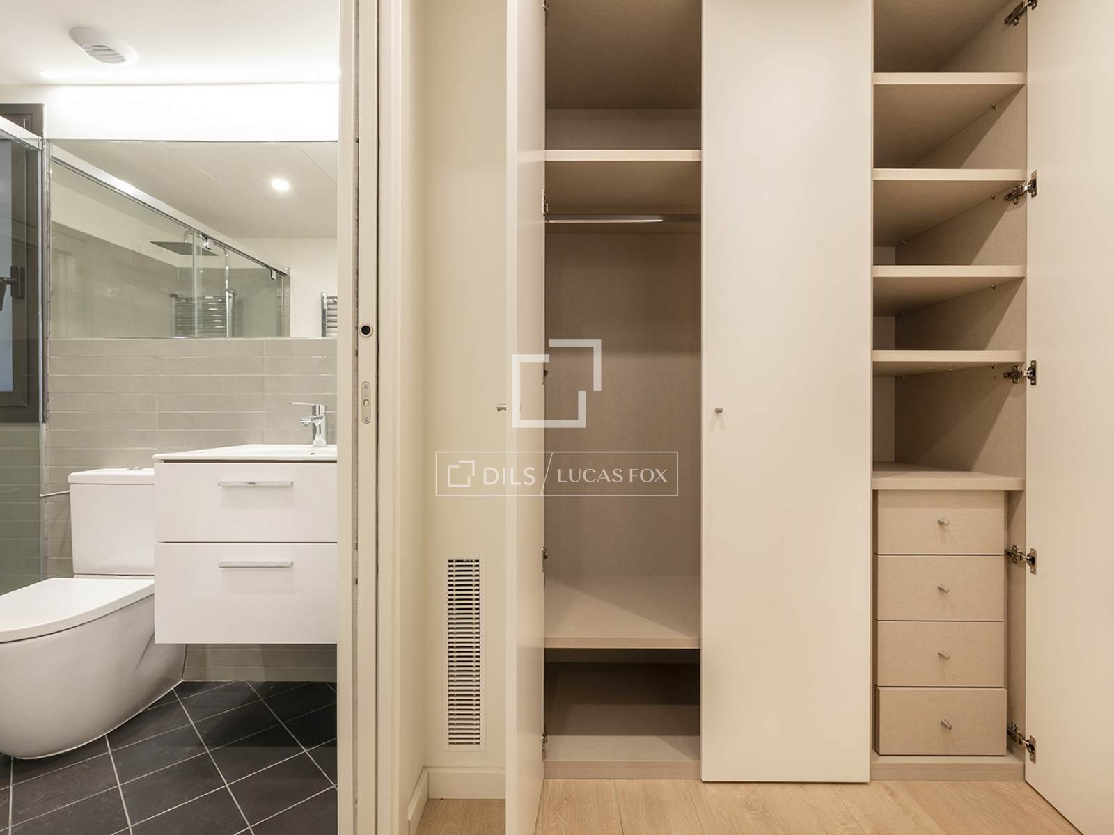 Dzīvoklis Barcelona, Spānijā 2 istabas, 79 m2 Nr. 192874