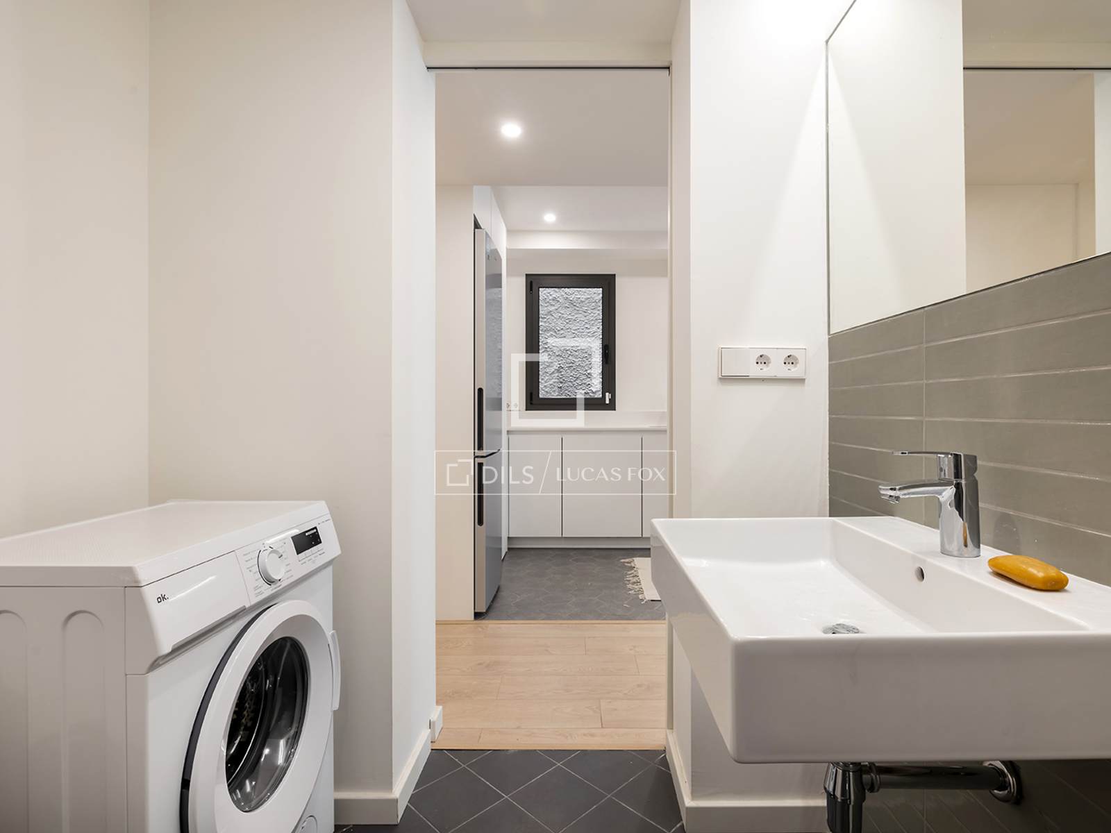 Dzīvoklis Barcelona, Spānijā 2 istabas, 79 m2 Nr. 192874
