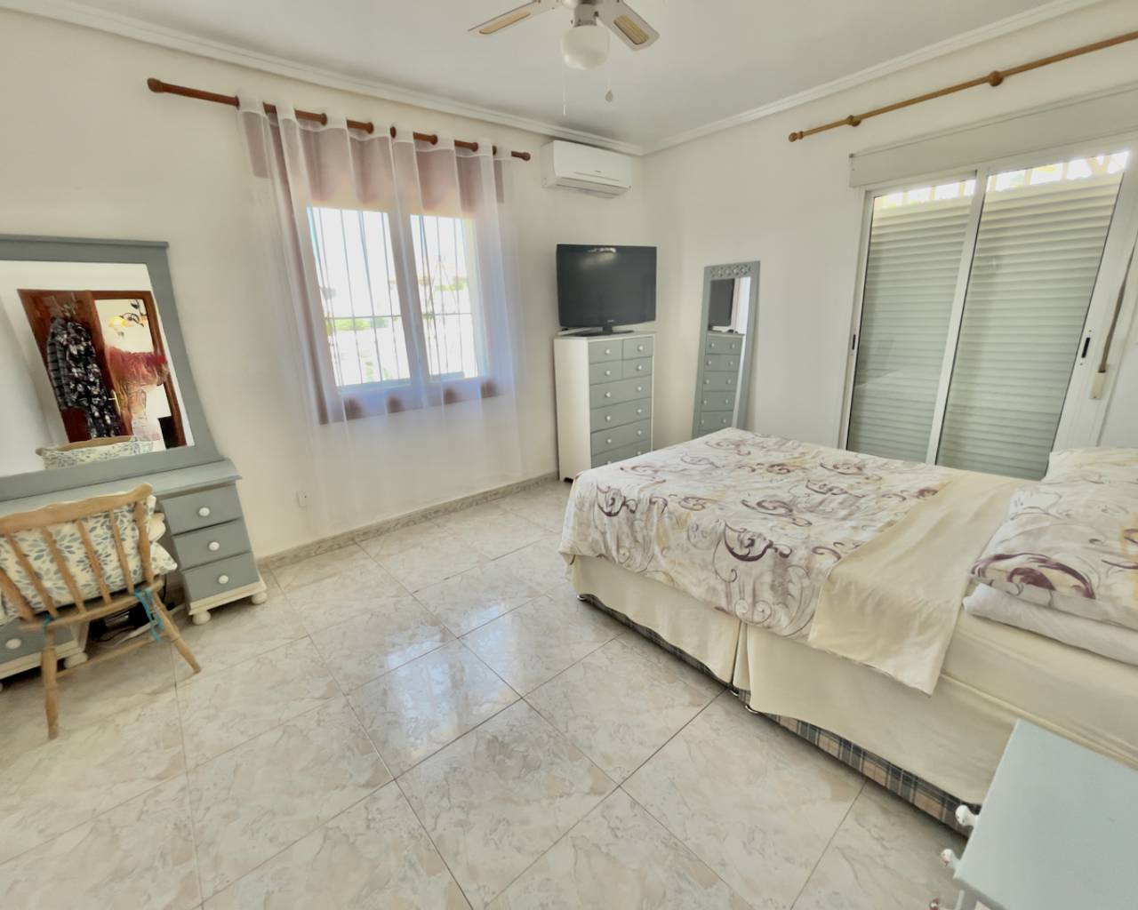 Villa a Ciudad Quesada, Alicante, Spagna 5 camere da letto, 265 mq. N° 80931