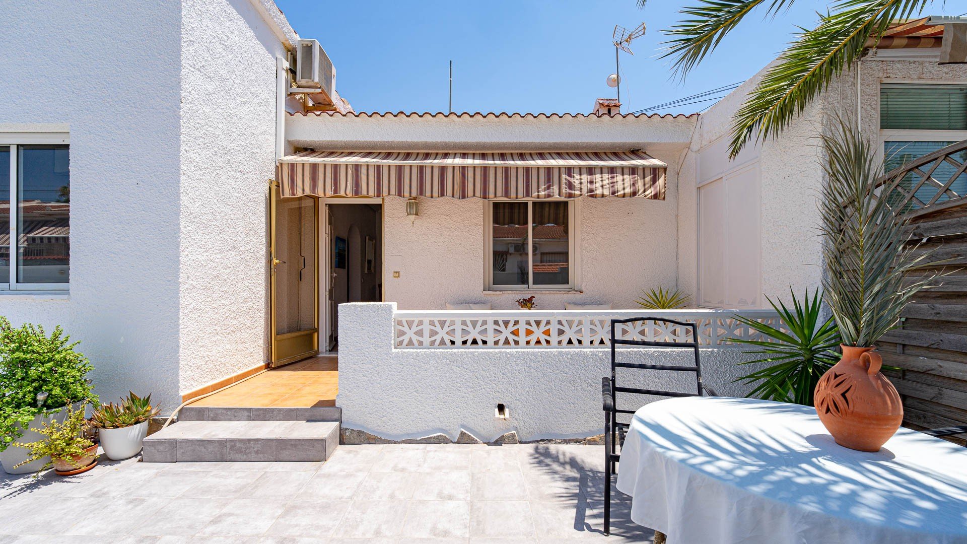 Apartment in Alicante, Spain 2 bedrooms, 59 sq.m. No. 190142