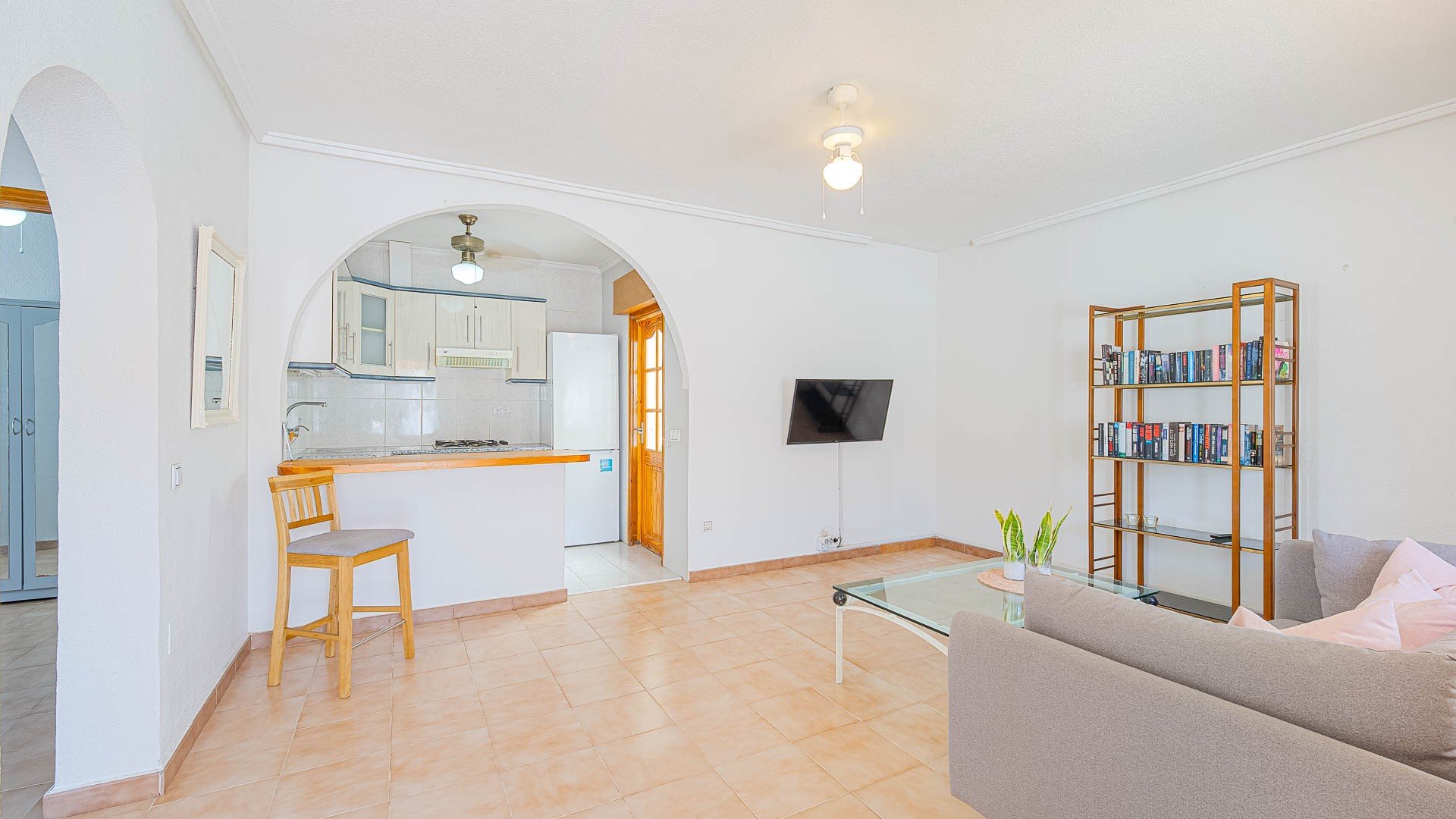 Apartment in Alicante, Spain 2 bedrooms, 59 sq.m. No. 190142