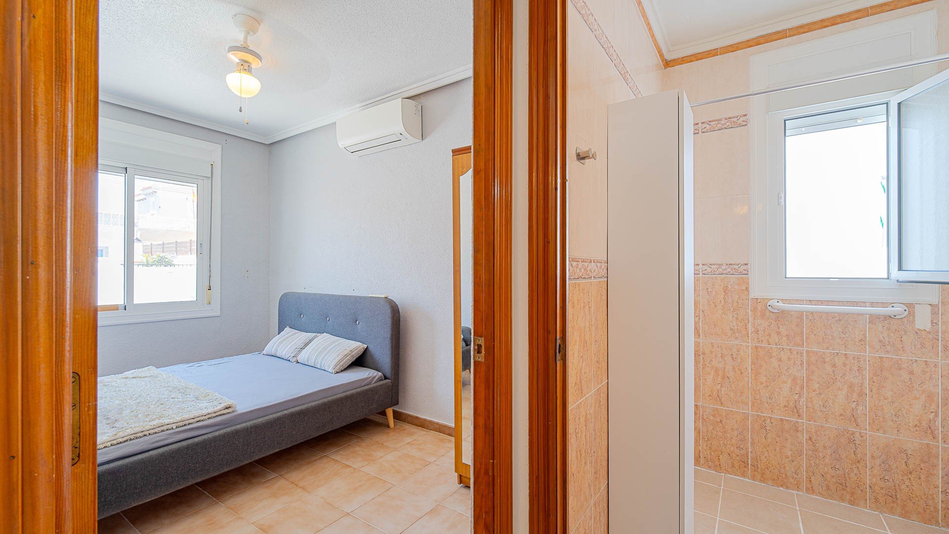 Apartment in Alicante, Spain 2 bedrooms, 59 sq.m. No. 190142