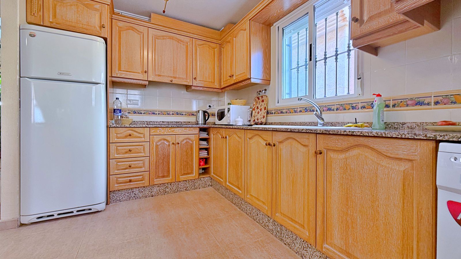 Villa à Alicante, Espagne 4 chambres, 198 m2 No. 190144