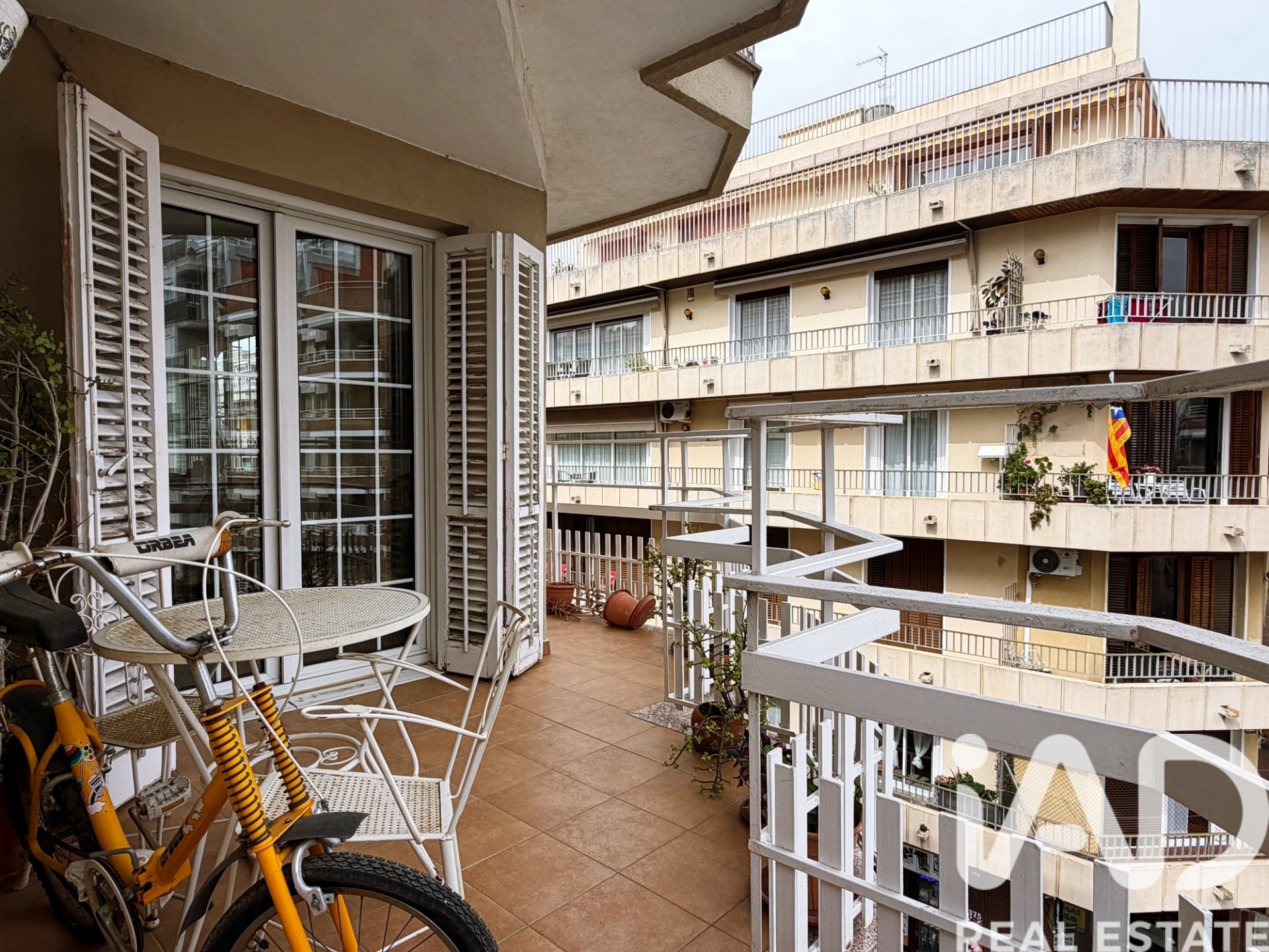 Apartment in Calella, Barcelona, Spain 4 bedrooms, 127 sq.m. No. 172660