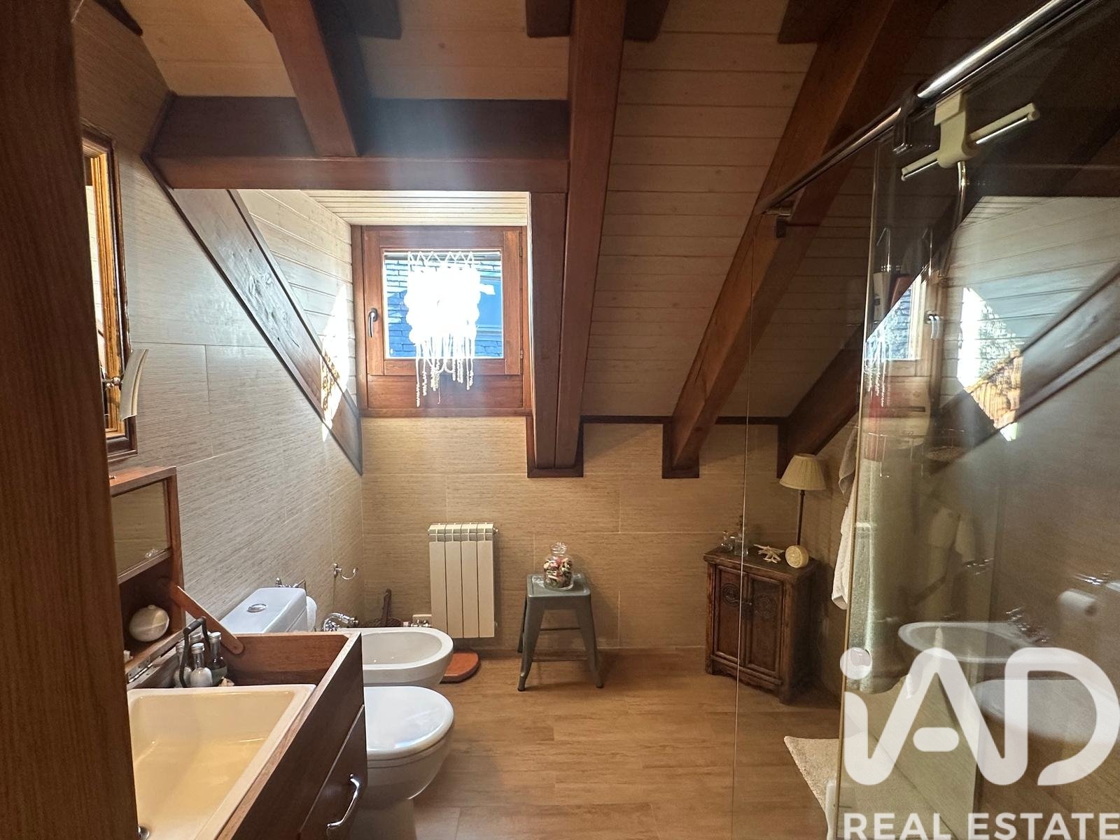 Hus i La Vall de Boi, Lleida, Spanien 4 sovrum, 356 kvm. Nr. 172663