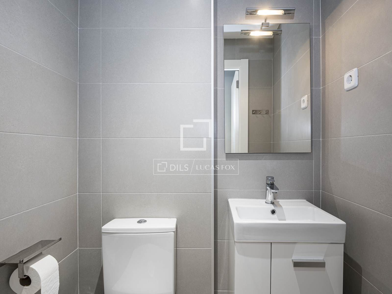 Квартира в Сан-Кугат-дель-Вальес, Барселона, Испания 4 спальни, 84м2 №168310