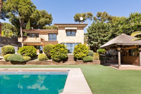 Villa à Castelldefels, Barcelona, Espagne 5 chambres, 592 m2 No. 168306