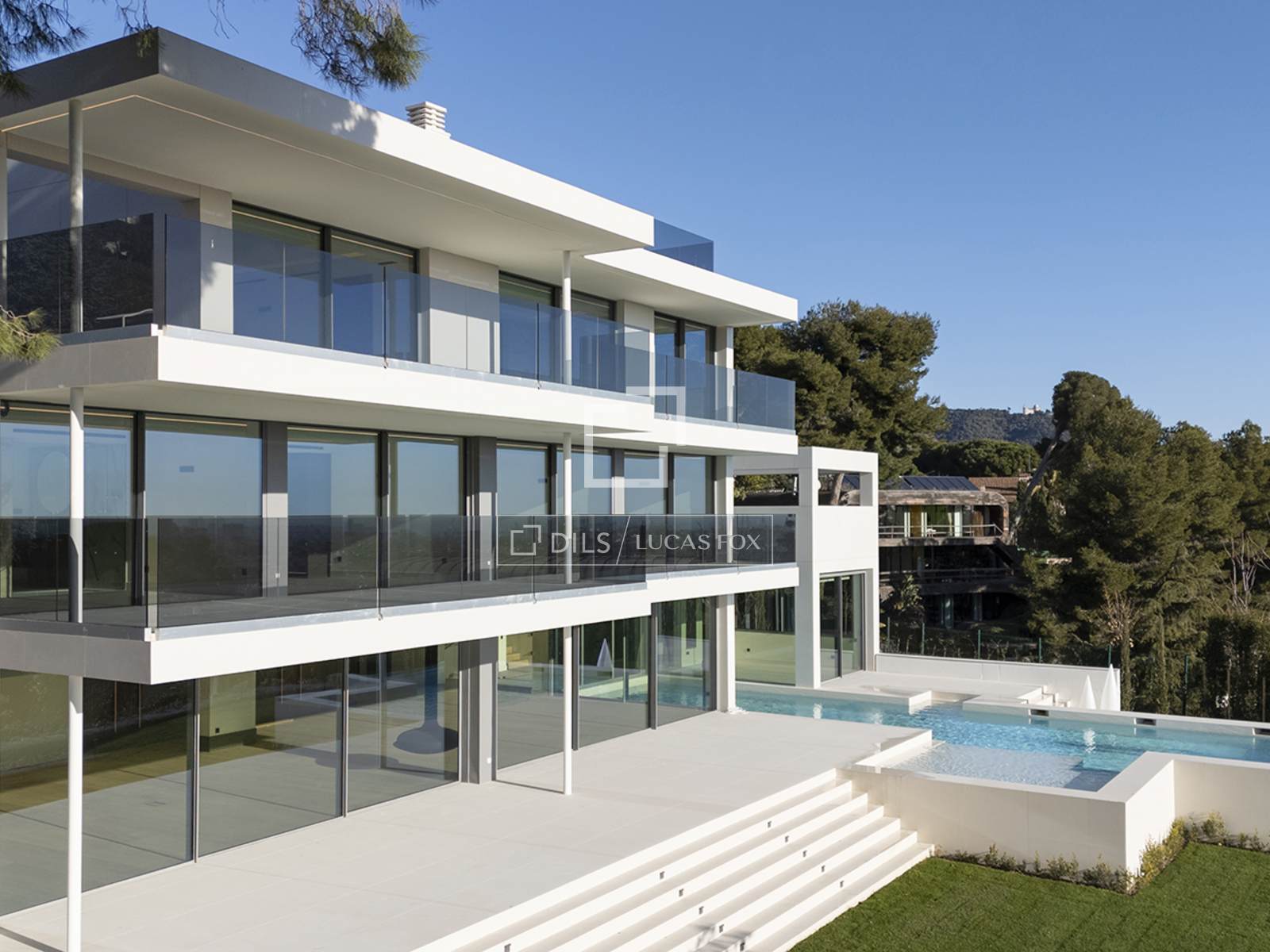 Villa in Barcelona, Spanien 8 Schlafzimmer, 1148 m2 Nr. 150218