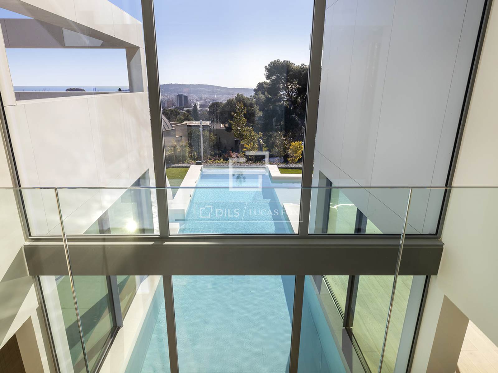 Villa in Barcelona, Spanien 8 Schlafzimmer, 1148 m2 Nr. 150218