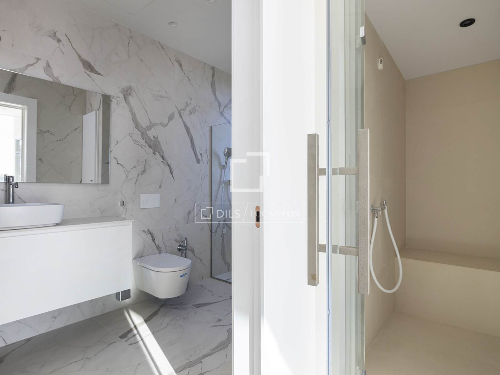 Villa in Barcelona, Spanien 8 Schlafzimmer, 1148 m2 Nr. 150218