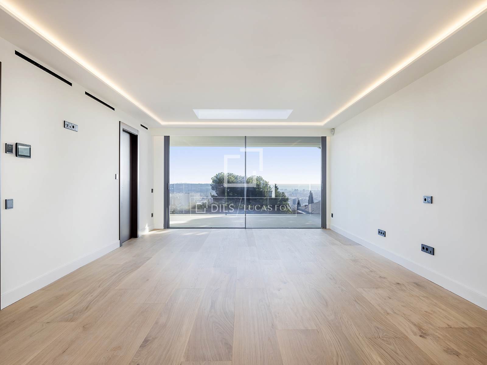 Villa in Barcelona, Spanien 8 Schlafzimmer, 1148 m2 Nr. 150218