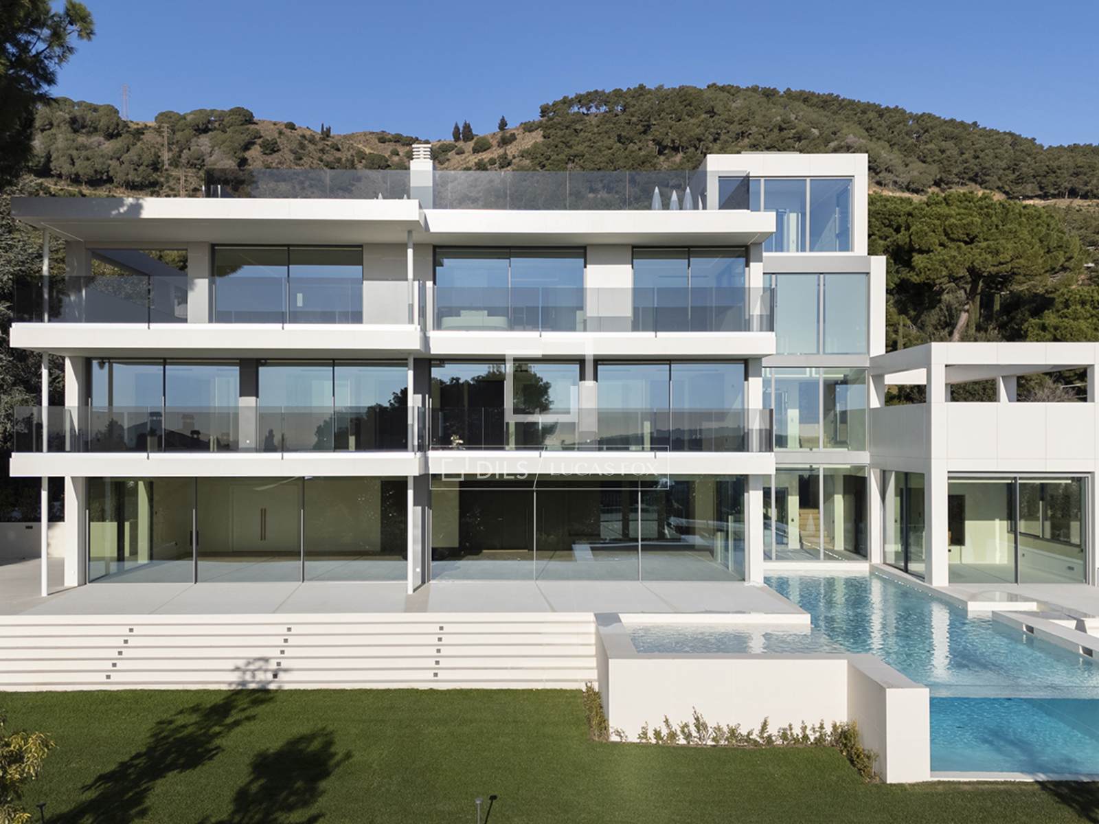 Villa in Barcelona, Spanien 8 Schlafzimmer, 1148 m2 Nr. 150218
