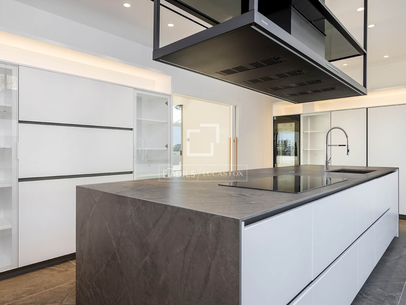 Villa in Barcelona, Spanien 8 Schlafzimmer, 1148 m2 Nr. 150218