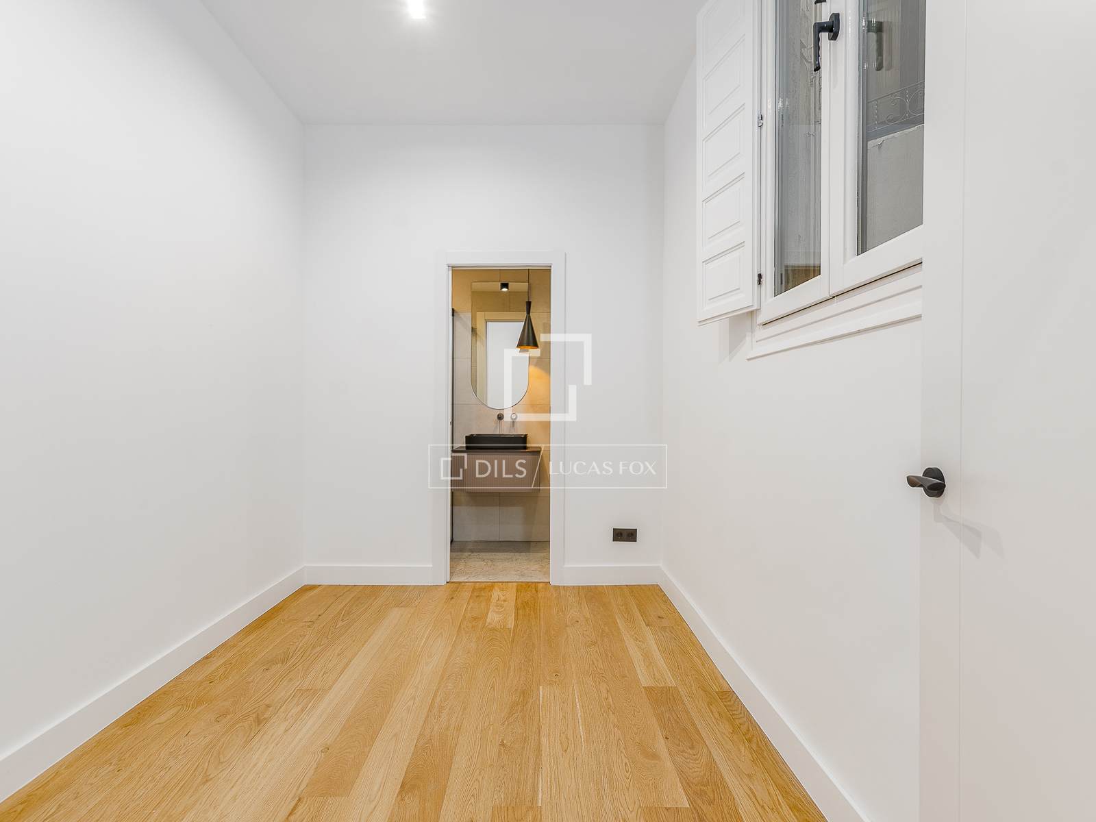 Квартира в Барселона, Испания 4 спальни, 140м2 №150216