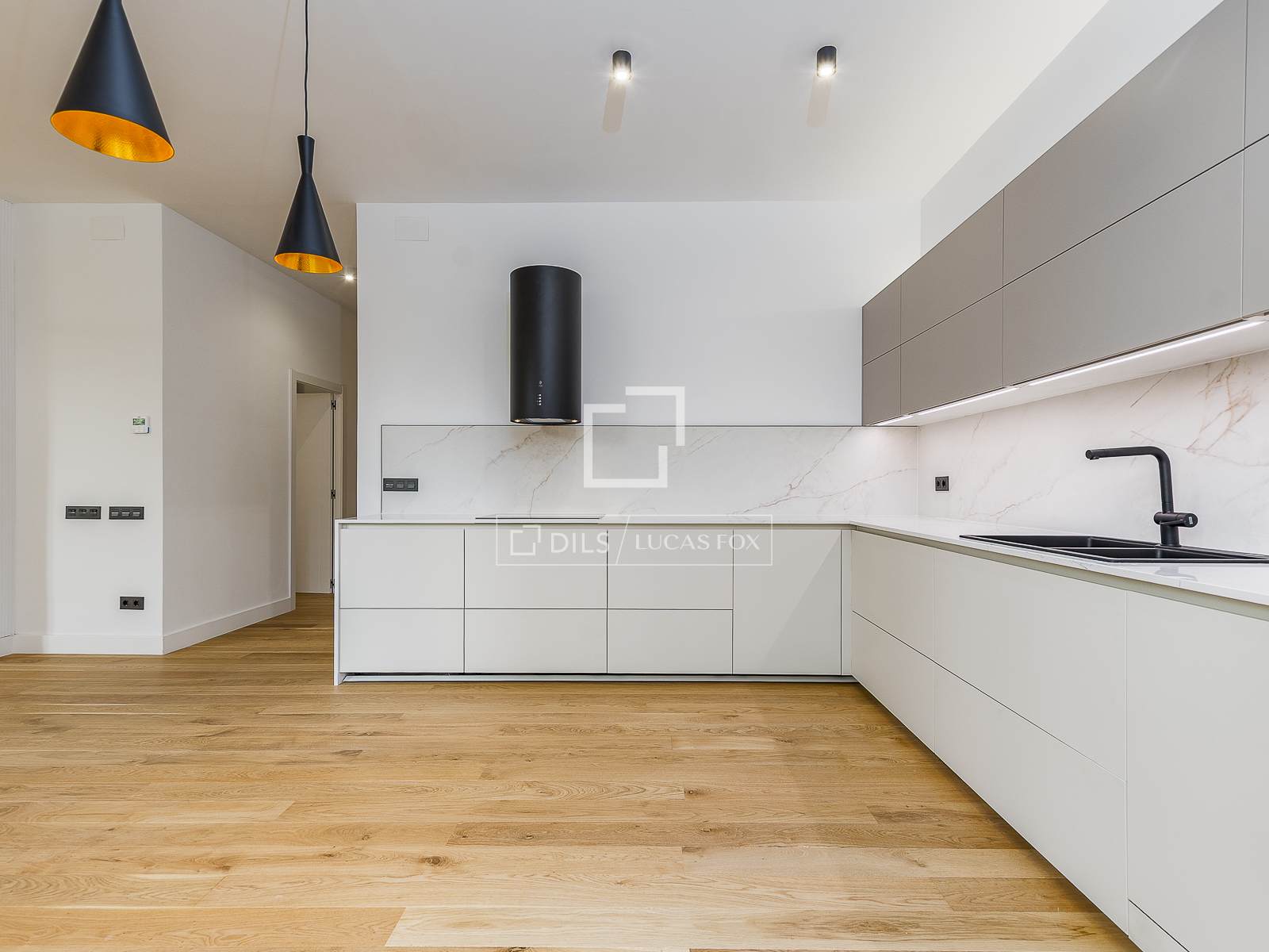 Квартира в Барселона, Испания 4 спальни, 140м2 №150216